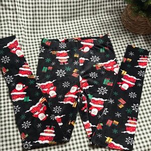 No Boundaries Snowflake and Gift Print Leggings